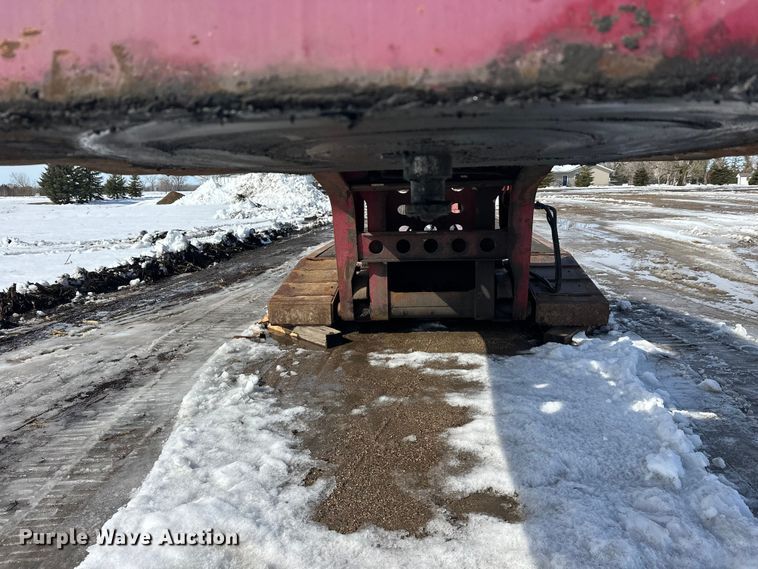 image for item FK0051 2004 Fontaine lowboy equipment trailer