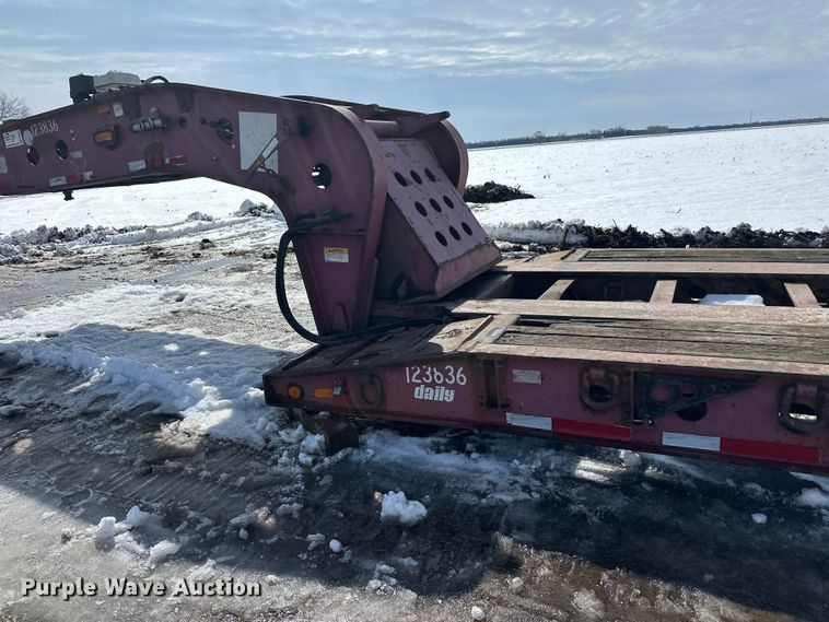 image for item FK0051 2004 Fontaine lowboy equipment trailer
