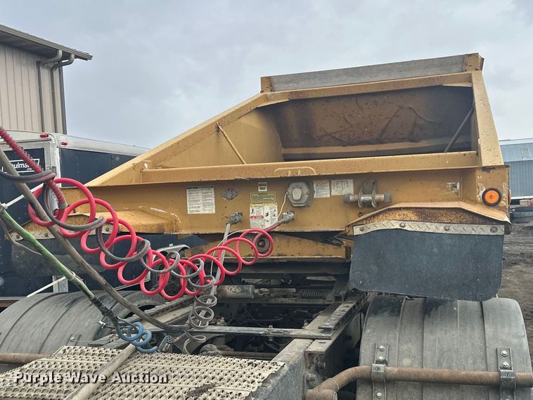 image for item FK0057 1998 Midland Mfg Ltd MG43Clam bottom dump trailer