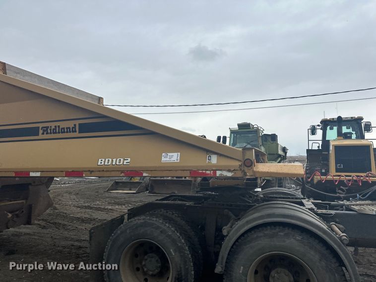 image for item FK0057 1998 Midland Mfg Ltd MG43Clam bottom dump trailer