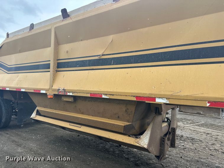 image for item FK0057 1998 Midland Mfg Ltd MG43Clam bottom dump trailer