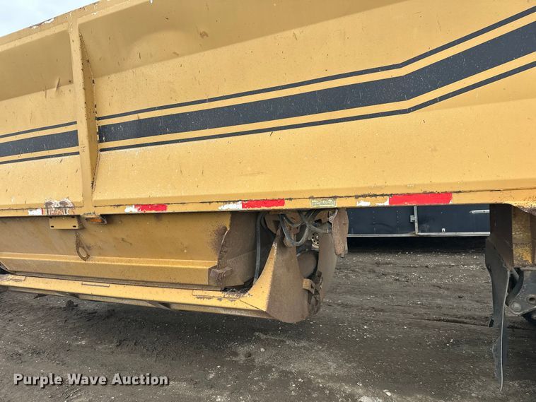 image for item FK0057 1998 Midland Mfg Ltd MG43Clam bottom dump trailer