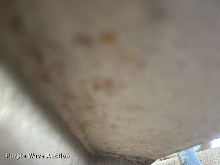 image for item FK0057 1998 Midland Mfg Ltd MG43Clam bottom dump trailer