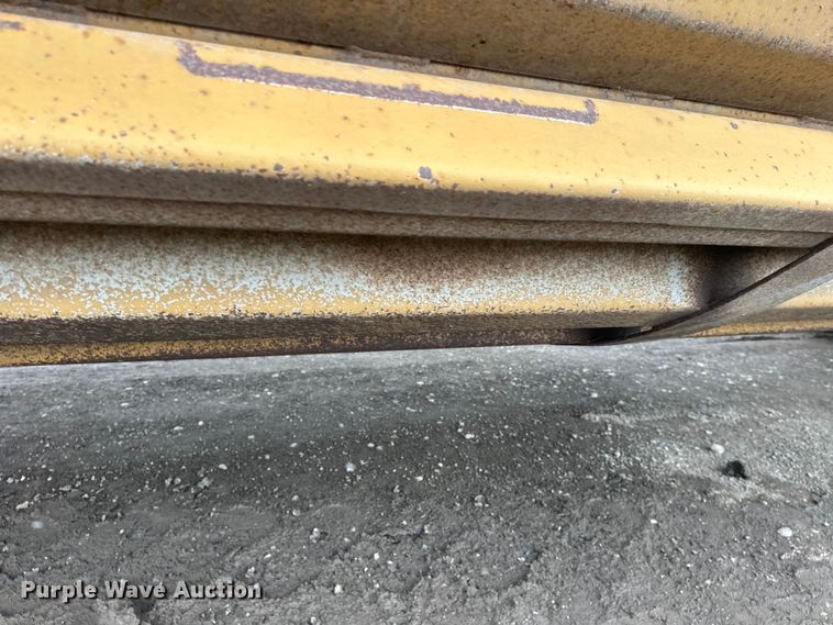 image for item FK0057 1998 Midland Mfg Ltd MG43Clam bottom dump trailer