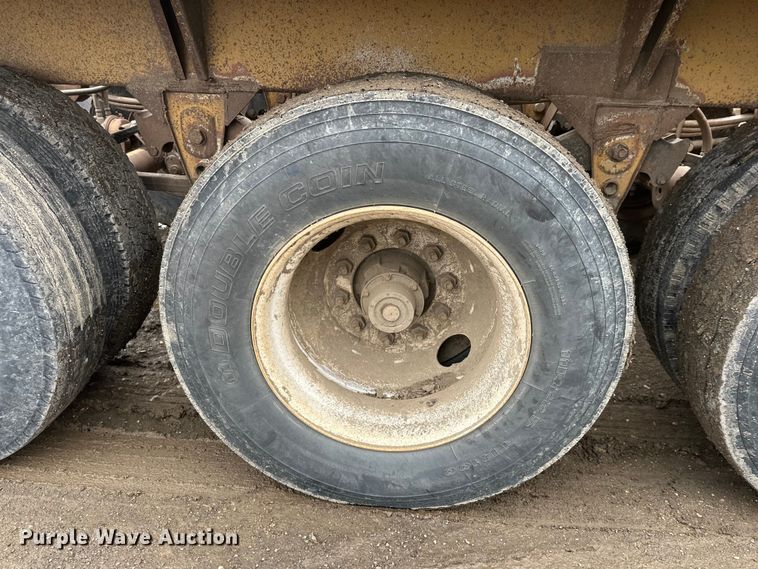 image for item FK0057 1998 Midland Mfg Ltd MG43Clam bottom dump trailer