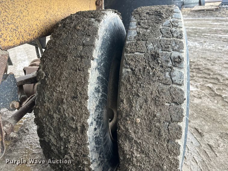 image for item FK0057 1998 Midland Mfg Ltd MG43Clam bottom dump trailer