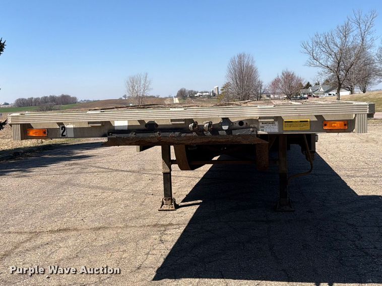 image for item FK0070 2001 Reinke Manufacturing Company, Inc drop deck trailer