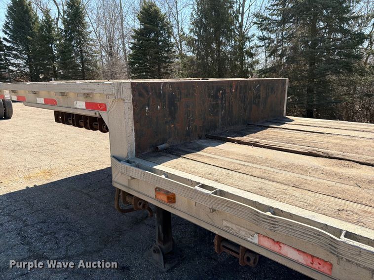 image for item FK0070 2001 Reinke Manufacturing Company, Inc drop deck trailer