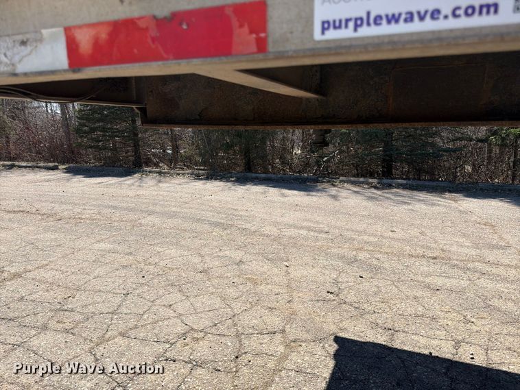 image for item FK0070 2001 Reinke Manufacturing Company, Inc drop deck trailer