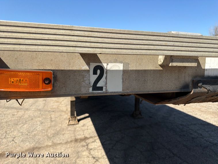 image for item FK0070 2001 Reinke Manufacturing Company, Inc drop deck trailer