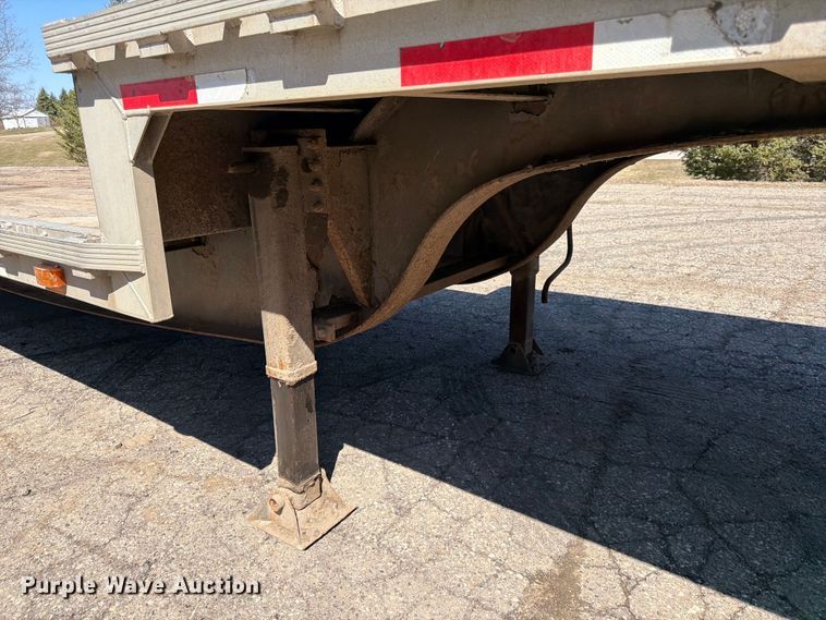 image for item FK0070 2001 Reinke Manufacturing Company, Inc drop deck trailer