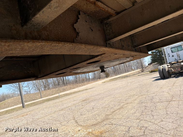 image for item FK0070 2001 Reinke Manufacturing Company, Inc drop deck trailer