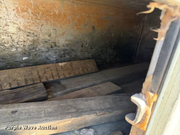 image for item FK0070 2001 Reinke Manufacturing Company, Inc drop deck trailer