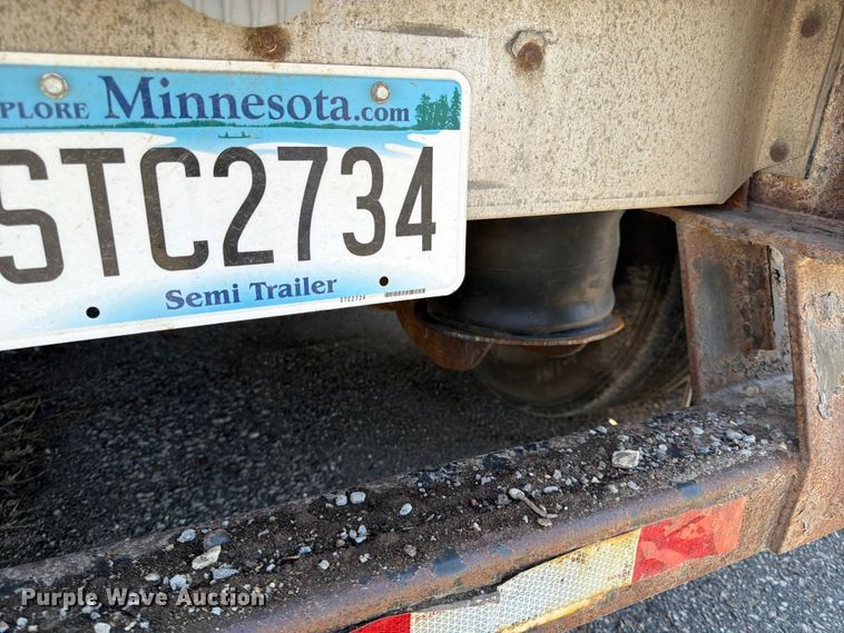 image for item FK0070 2001 Reinke Manufacturing Company, Inc drop deck trailer