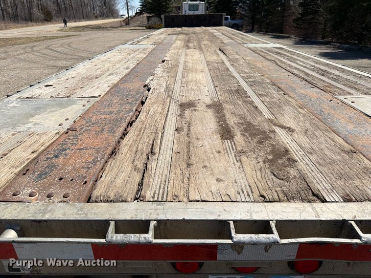 image for item FK0070 2001 Reinke Manufacturing Company, Inc drop deck trailer