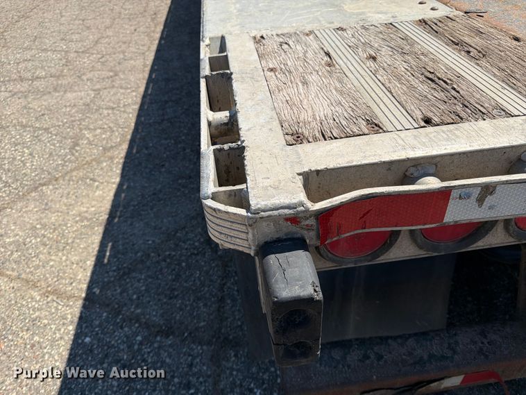 image for item FK0070 2001 Reinke Manufacturing Company, Inc drop deck trailer