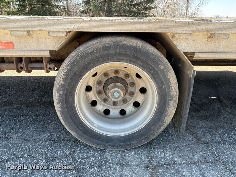 image for item FK0070 2001 Reinke Manufacturing Company, Inc drop deck trailer