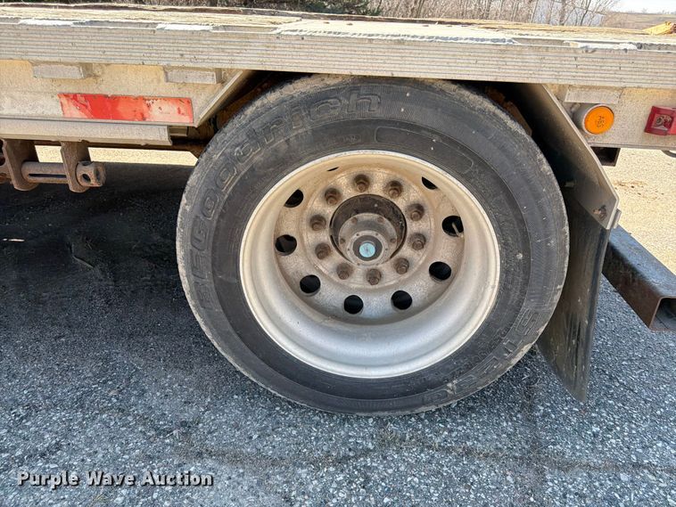 image for item FK0070 2001 Reinke Manufacturing Company, Inc drop deck trailer