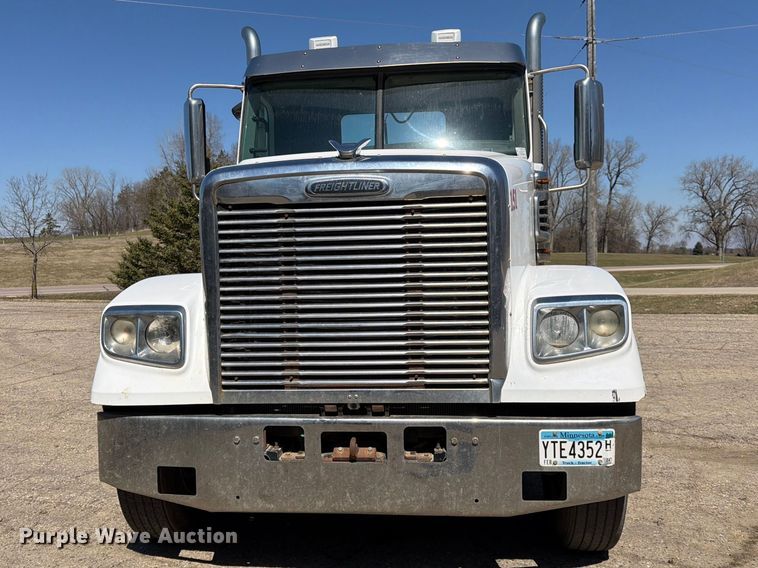 image for item FK0071 2014 Freightliner Coronado semi truck
