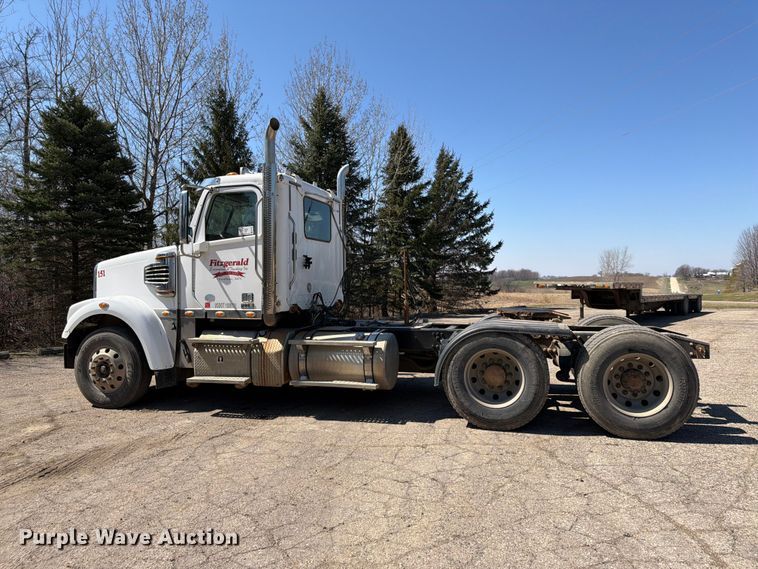 image for item FK0071 2014 Freightliner Coronado semi truck