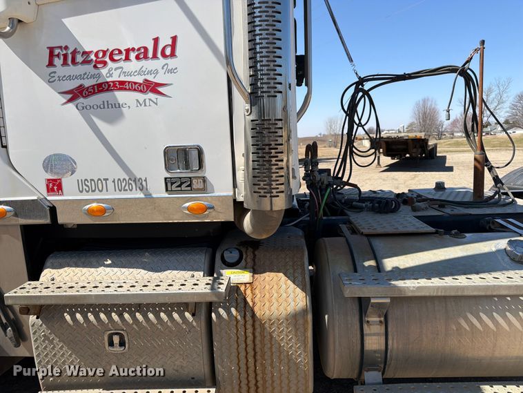 image for item FK0071 2014 Freightliner Coronado semi truck