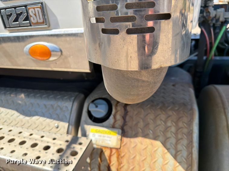 image for item FK0071 2014 Freightliner Coronado semi truck