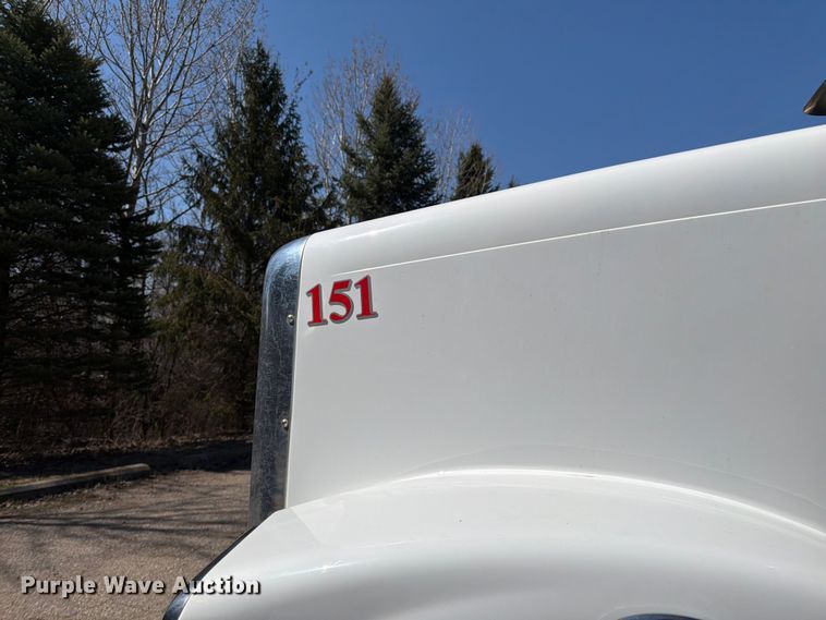 image for item FK0071 2014 Freightliner Coronado semi truck