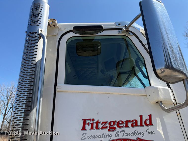 image for item FK0071 2014 Freightliner Coronado semi truck