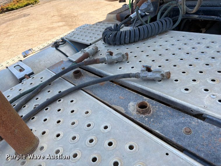 image for item FK0071 2014 Freightliner Coronado semi truck