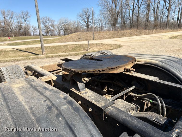 image for item FK0071 2014 Freightliner Coronado semi truck