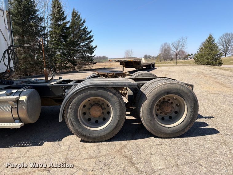 image for item FK0071 2014 Freightliner Coronado semi truck