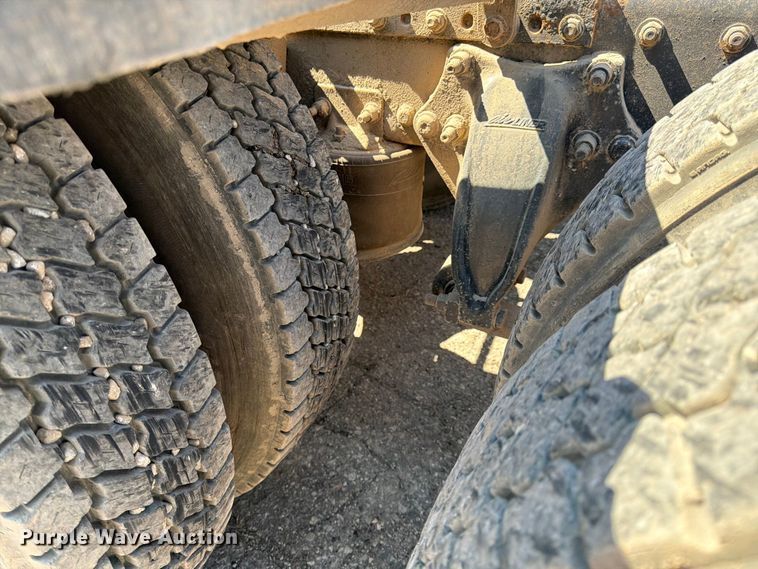 image for item FK0071 2014 Freightliner Coronado semi truck