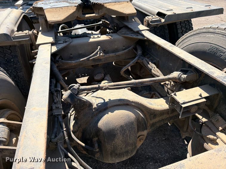 image for item FK0071 2014 Freightliner Coronado semi truck