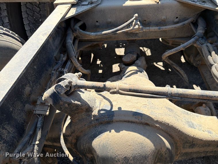 image for item FK0071 2014 Freightliner Coronado semi truck