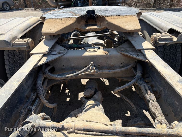 image for item FK0071 2014 Freightliner Coronado semi truck