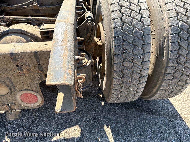 image for item FK0071 2014 Freightliner Coronado semi truck