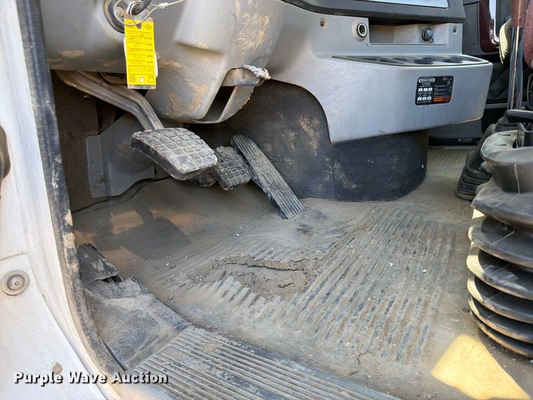 image for item FK0071 2014 Freightliner Coronado semi truck