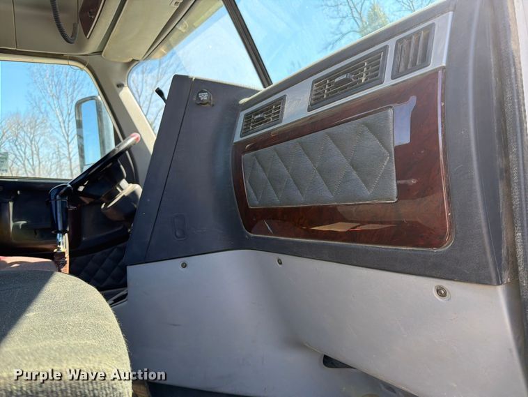 image for item FK0071 2014 Freightliner Coronado semi truck