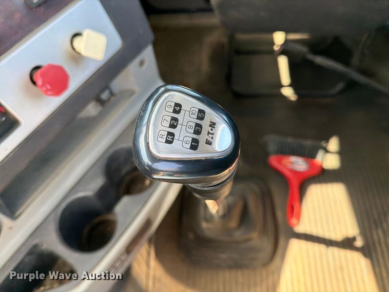 image for item FK0071 2014 Freightliner Coronado semi truck