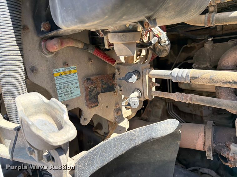 image for item FK0071 2014 Freightliner Coronado semi truck