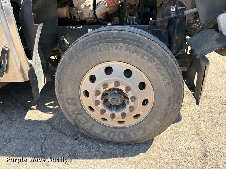 image for item FK0071 2014 Freightliner Coronado semi truck