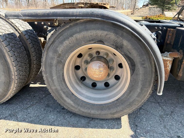 image for item FK0071 2014 Freightliner Coronado semi truck