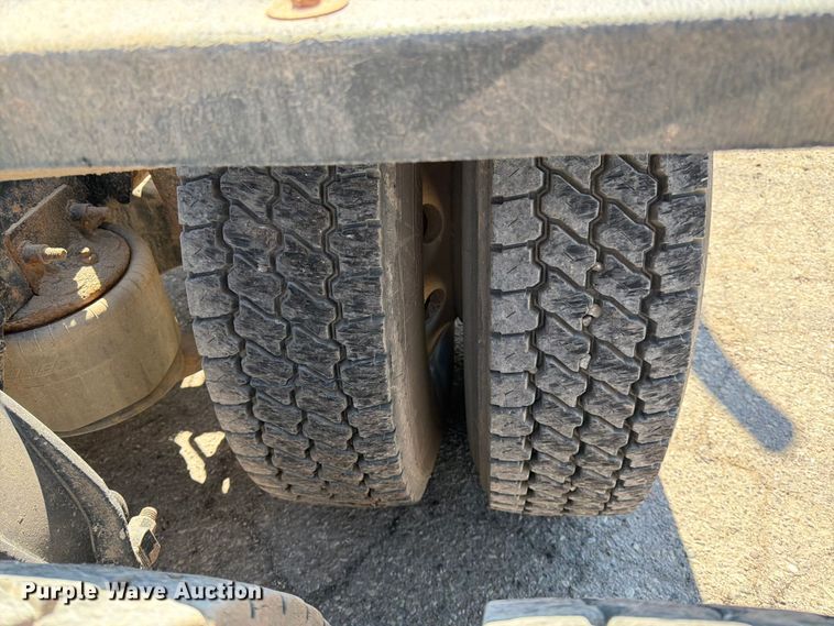 image for item FK0071 2014 Freightliner Coronado semi truck