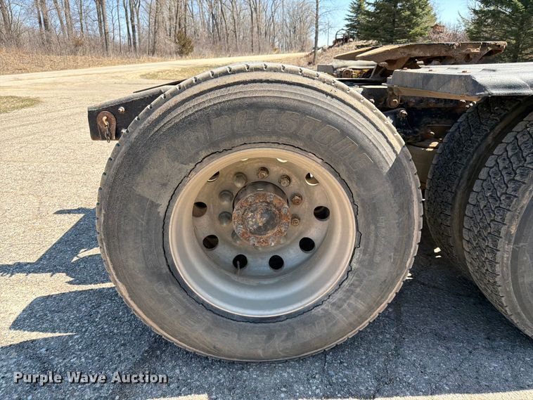 image for item FK0071 2014 Freightliner Coronado semi truck