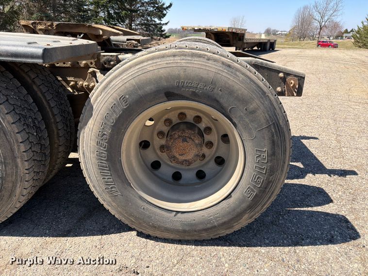 image for item FK0071 2014 Freightliner Coronado semi truck