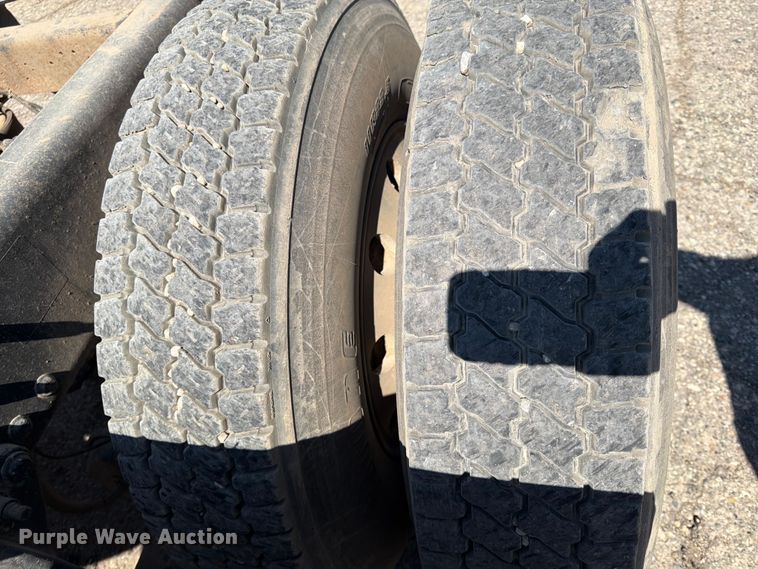 image for item FK0071 2014 Freightliner Coronado semi truck