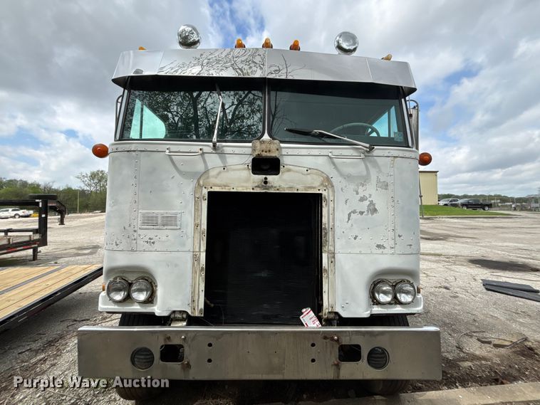 image for item FK0804 1976 Kenworth  semi truck
