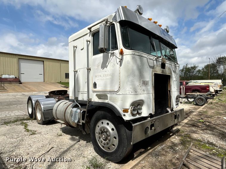 image for item FK0804 1976 Kenworth  semi truck