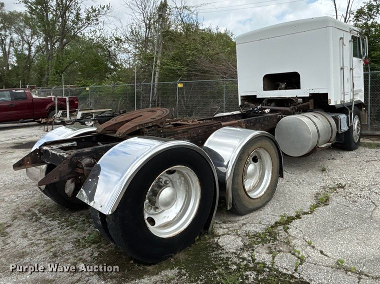image for item FK0804 1976 Kenworth  semi truck