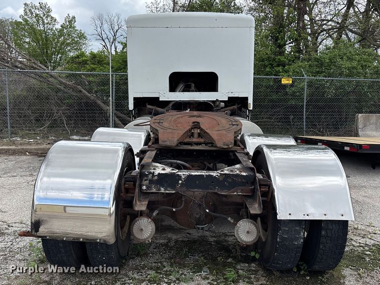 image for item FK0804 1976 Kenworth  semi truck